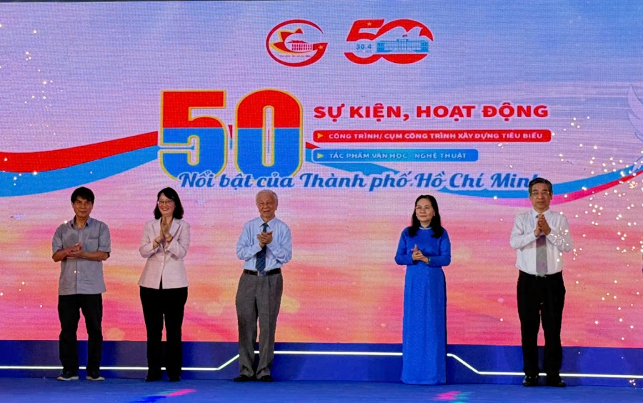 07HDKHLV4sukienkhcn50namh4.jpg