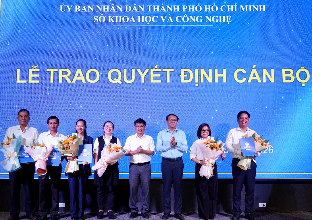 07HDKHLVTraoquyetdinhcanboh1nen.jpg